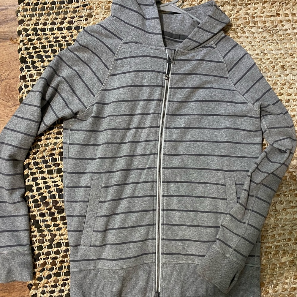 Lululemon scuba hoodie size 6